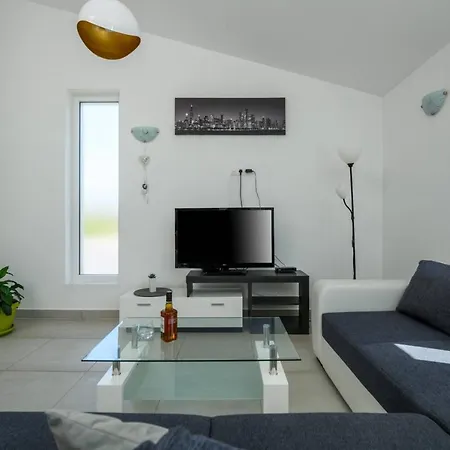 Vila Bobo Family House With Pool Vodnjan