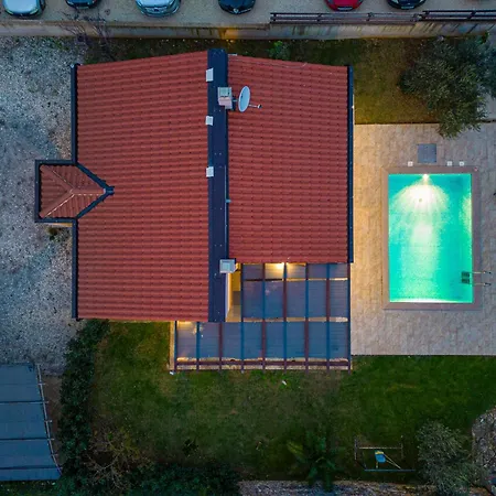 Bobo Family House With Pool Vodnjan