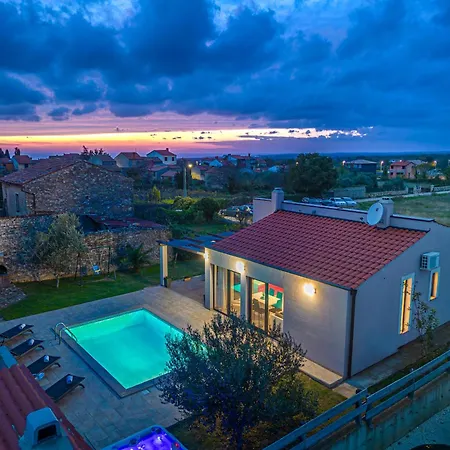 Vila Bobo Family House With Pool Vodnjan